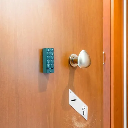 Zona Navigli - Smart House Con Tv 50 E Fast Wifi Διαμέρισμα *