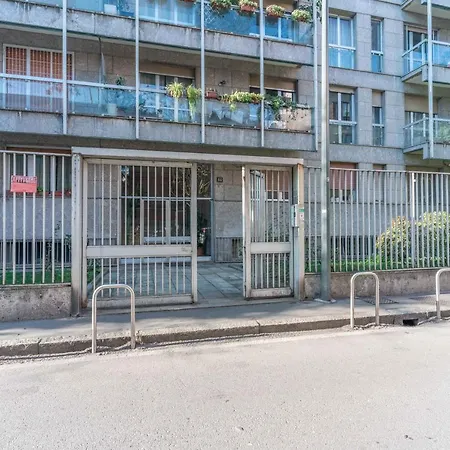 Zona Navigli - Smart House Con Tv 50 E Fast Wifi 아파트